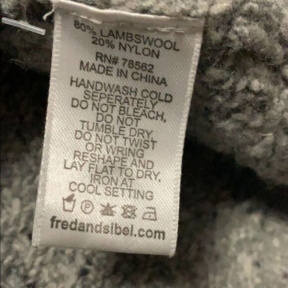FRED & SIBEL GRAY HEAVY‎ CAPE SWEATER BUTTON SIZE S - Picture 4 of 4